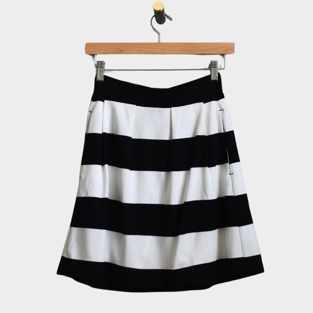 FRENCH CONNECTION Black & White Striped Pleated Mini Skirt Size 4